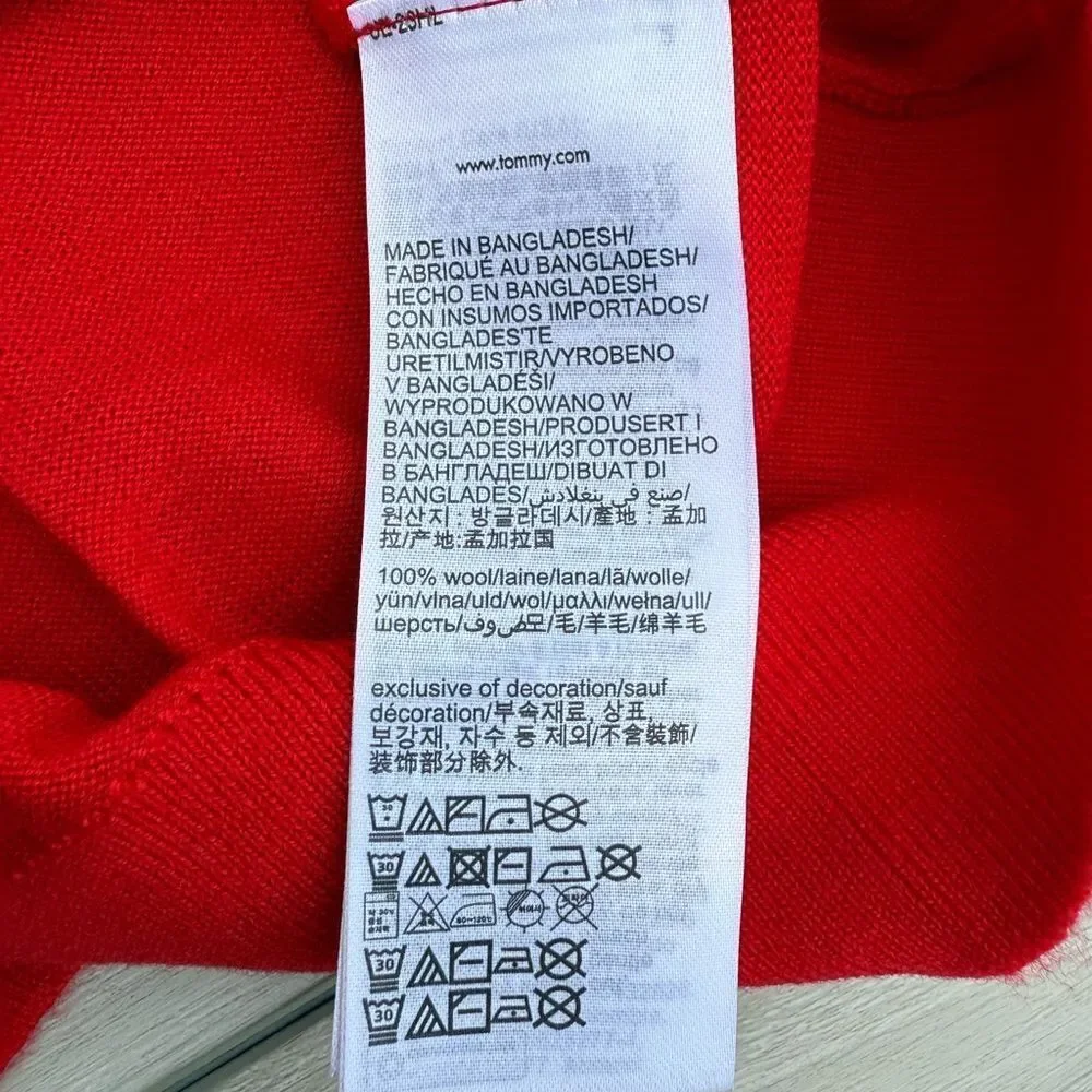 Tommy Hilfiger Essentials Cotton Crewneck Sweater Red Medium NWT IN PKG